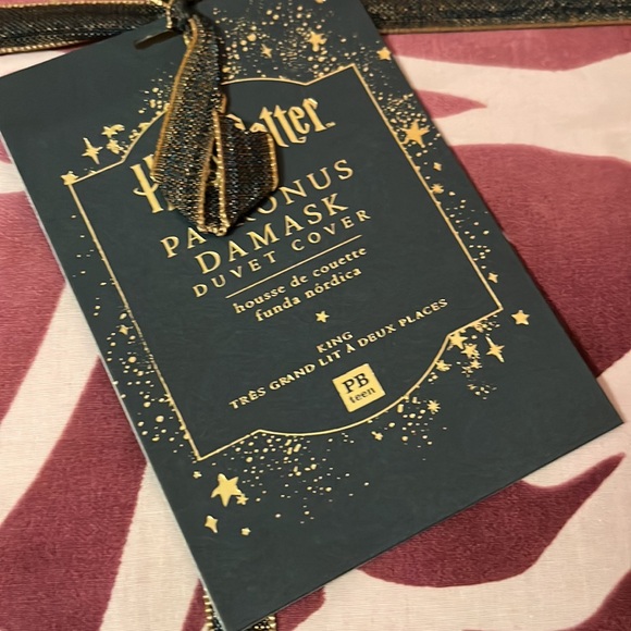 NEW Pottery Barn Harry Potter Patronus King Duvet Cover Burgundy (Last One) - Picture 2 of 3